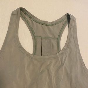 Lululemon tank